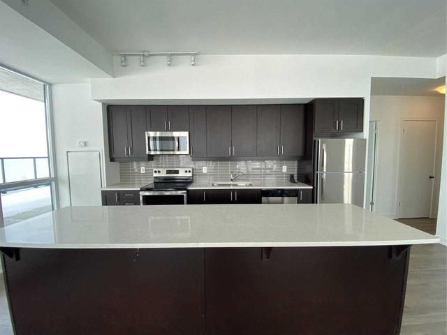 1404 - 550 North Service Rd