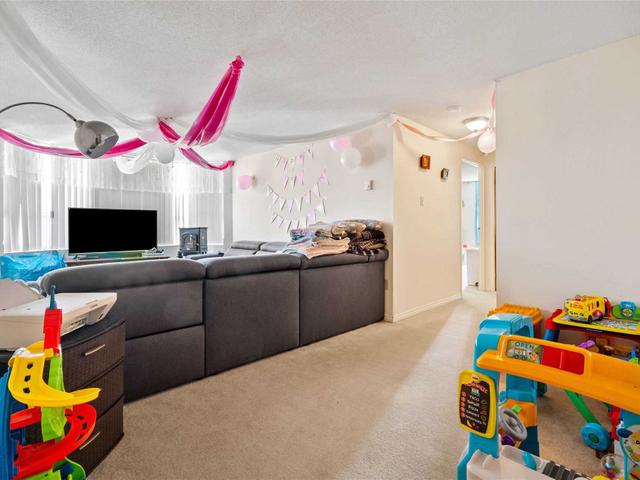 803 - 55 Green Valley Dr