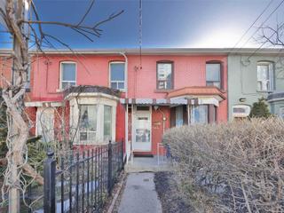 164 Queen St N