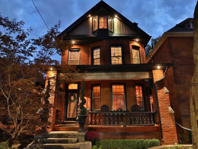 249 Charlton Ave W