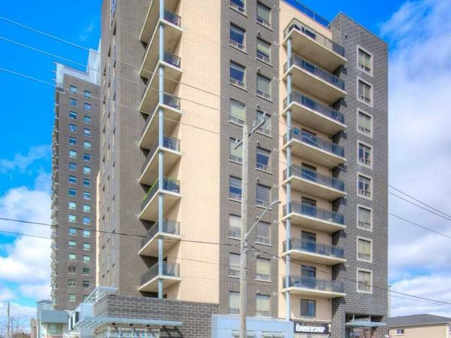 1003 - 8 Hickory St W