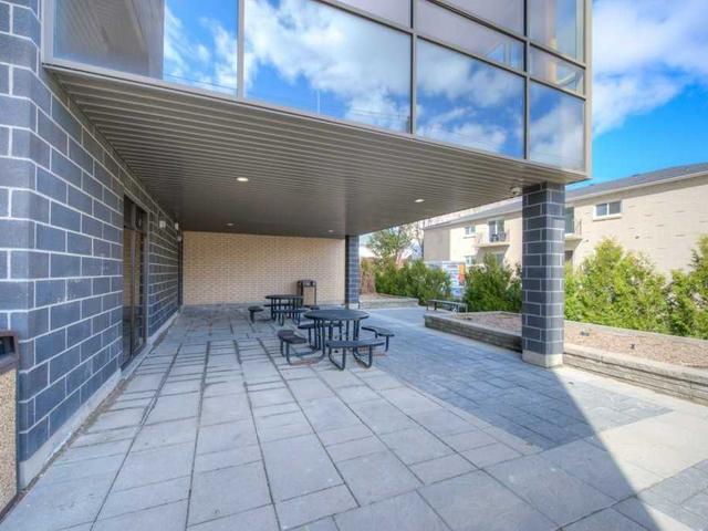 1003 - 8 Hickory St W