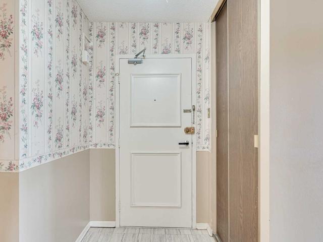 1003 - 1966 Main St W