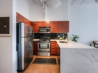 311 - 410 King St W