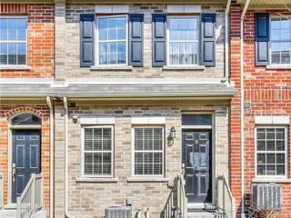 8 Hyde Park Mews