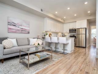 B203 - 112 Union St E