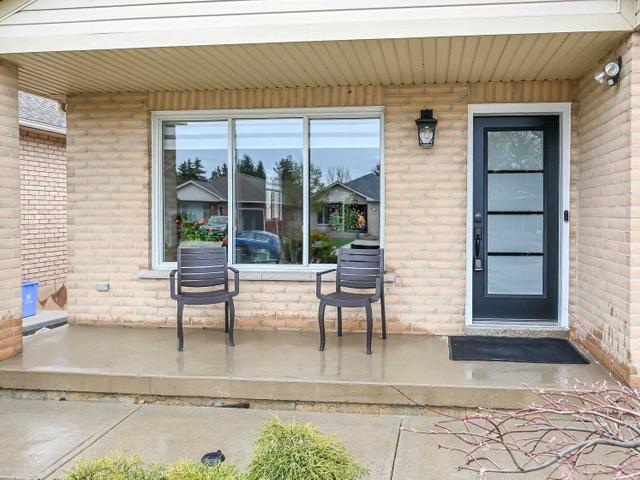 23 Whiterock Ave
