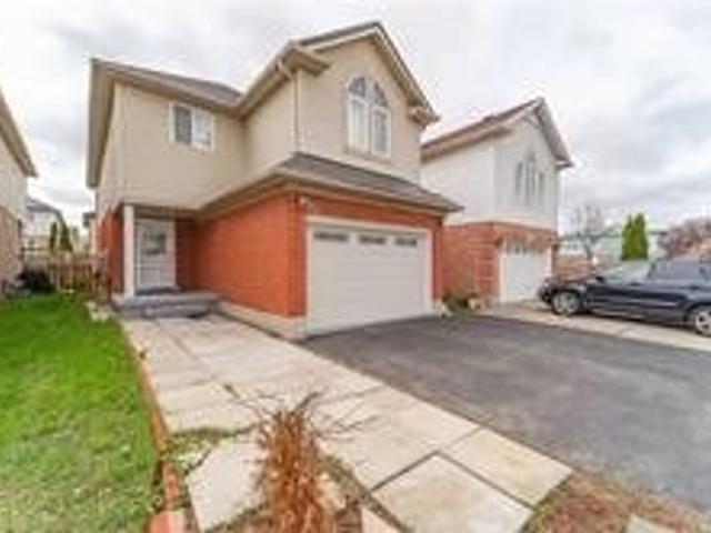 123 Chateau Cres