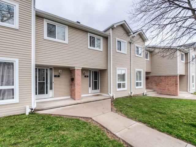 6 - 160 Rittenhouse Rd