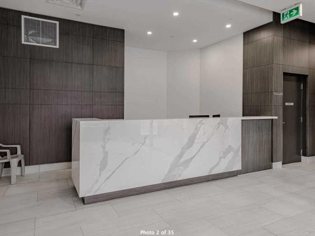 512 - 550 North Service Rd