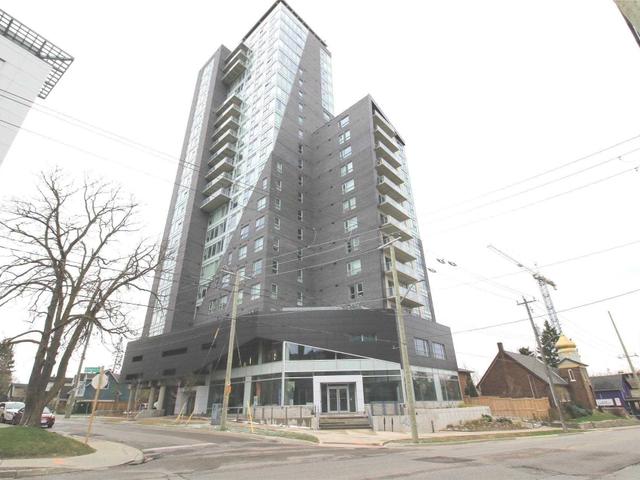 2105 - 158 King St N