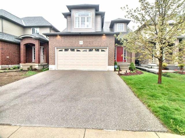 671 Frontenac Cres