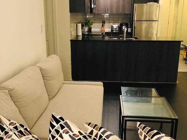 507 - 560 North Service Rd