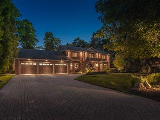 585 Eastgate Walk