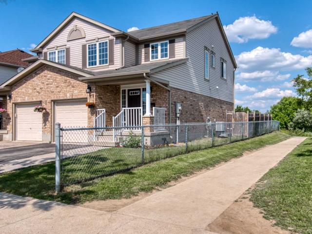 32 Commonwealth St