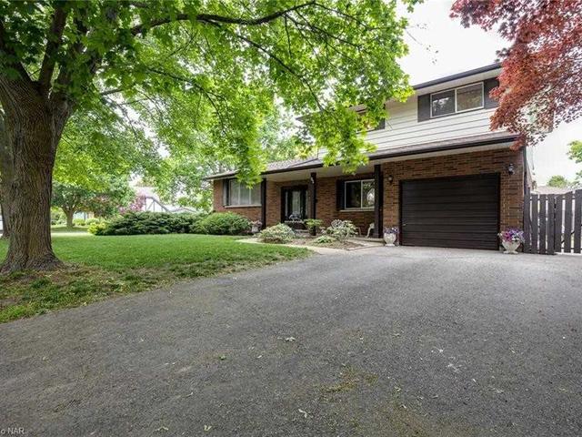 92 Royal Oak Dr