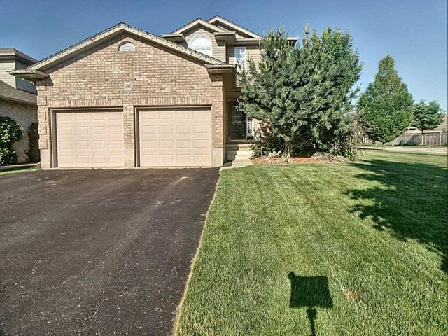 495 Hummingbird Cres