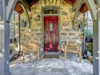 18 Chisholm St