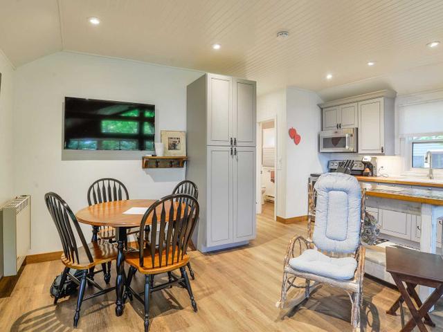 4 - 1168 Moon River Rd