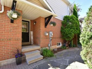 89 Thornlodge Dr