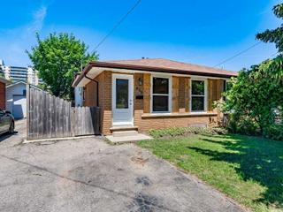 895 Lawrence Rd