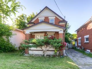 396 Victoria St S