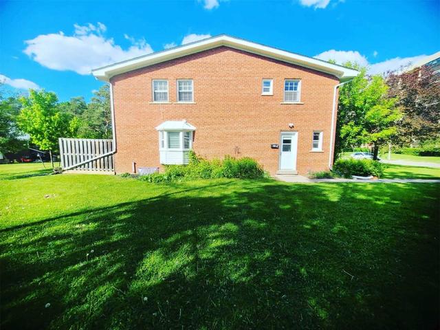 16 - 270 Westcourt Pl