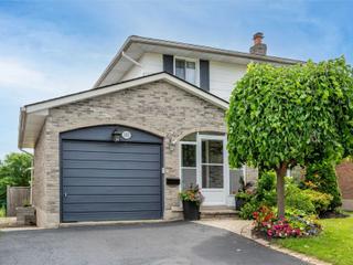 101 Pinemeadow Cres