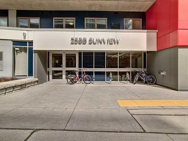 PH2165 - 258B Sunview St