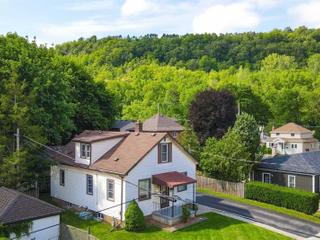 24 Peel St N