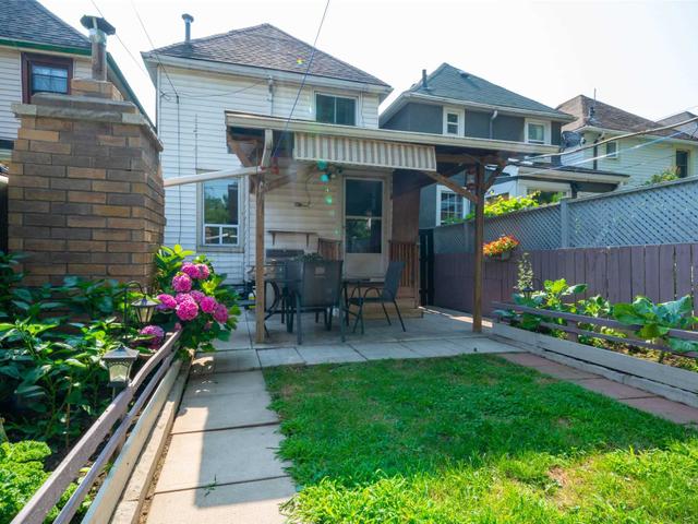 77 Chestnut Ave