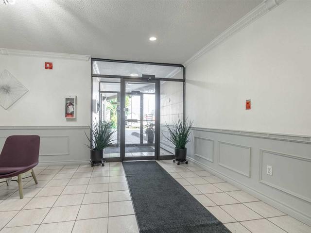 416 - 10 John St E