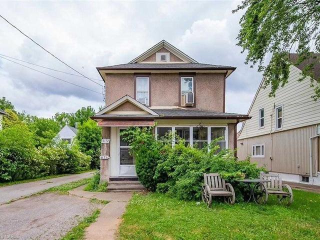 6172 & 6174 Barker St