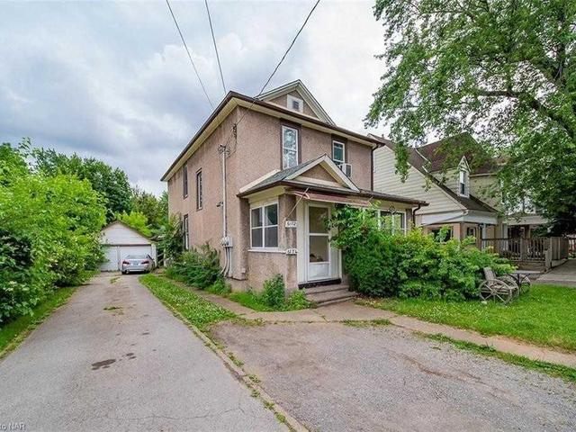 6172 & 6174 Barker St