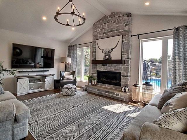 87 Oakridge Ave