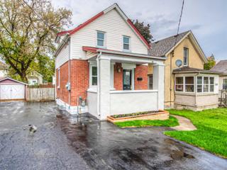 362 Victoria St S