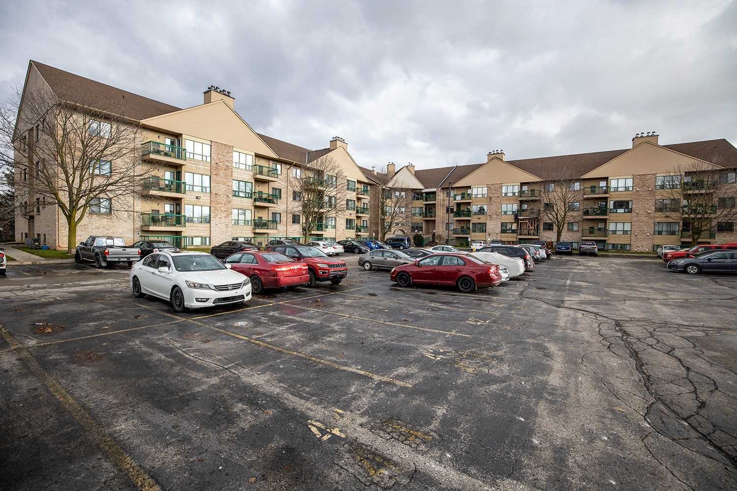 117 15 Hofstetter Ave, Kitchener Sold, X5448948 Condos.ca
