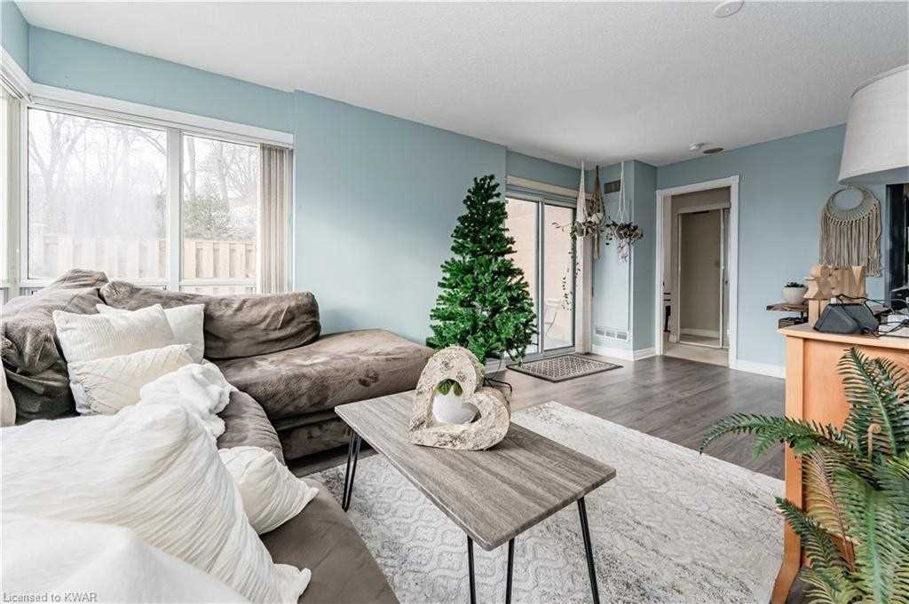 237 King St W, Cambridge Sold, X5453142 Condos.ca