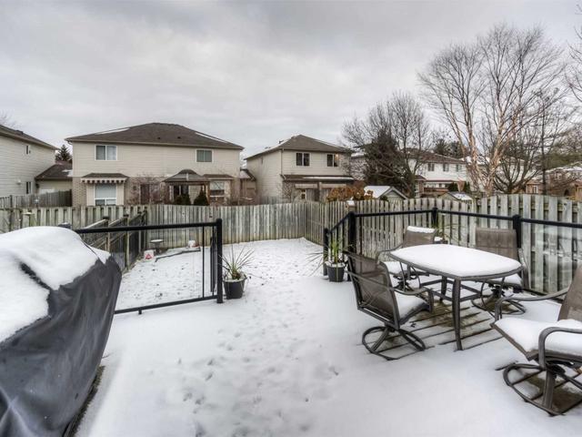 321 University Downs Cres