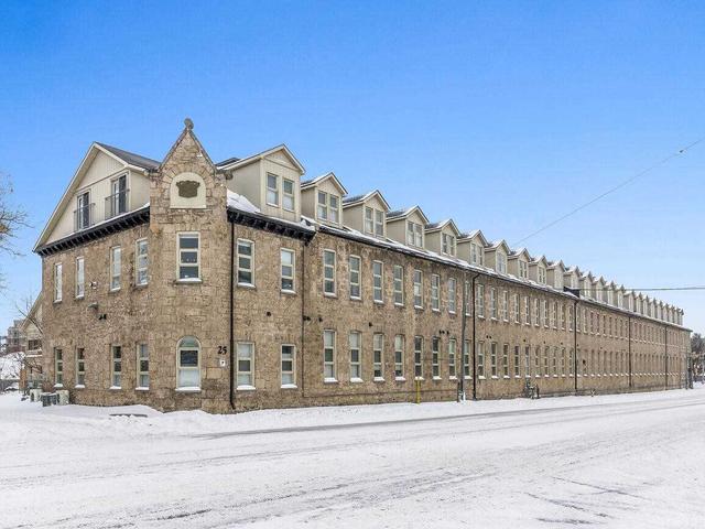 212 - 25 Concession St