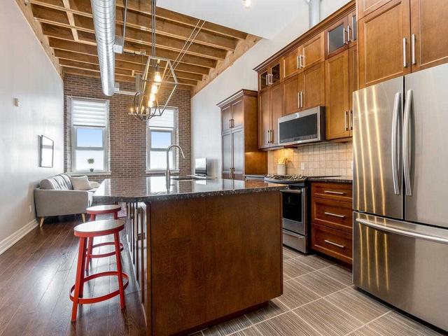 212 - 25 Concession St