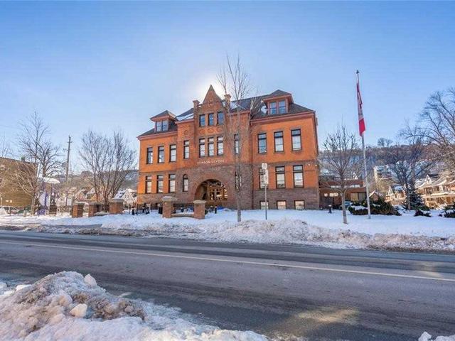 PH8 - 200 Stinson St