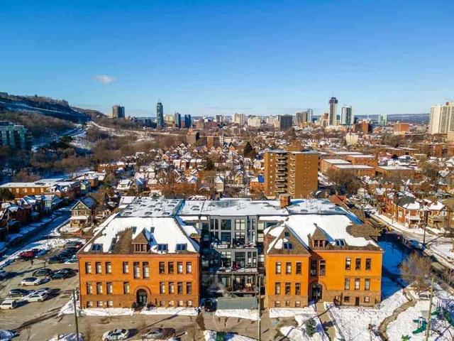 PH8 - 200 Stinson St