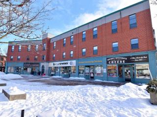 208 - 2 King St W