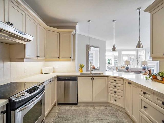 97 Goldenview Crt