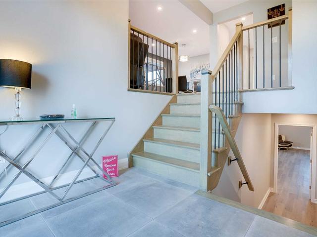 33 West Farmington Dr