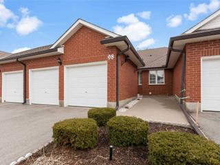 98 - 10 Isherwood Ave