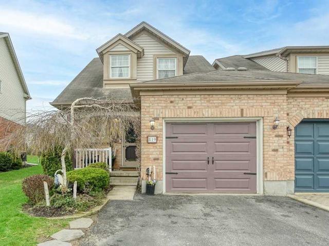 819 Fairway Cres