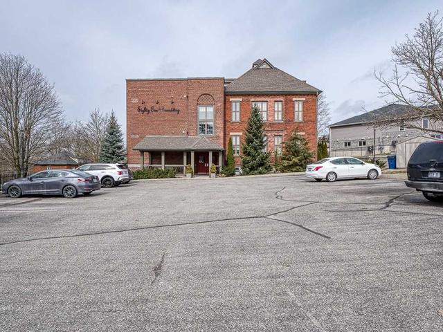 333 - 81 Broadway St