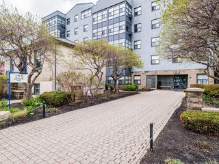 207 - 175 Hunter St E